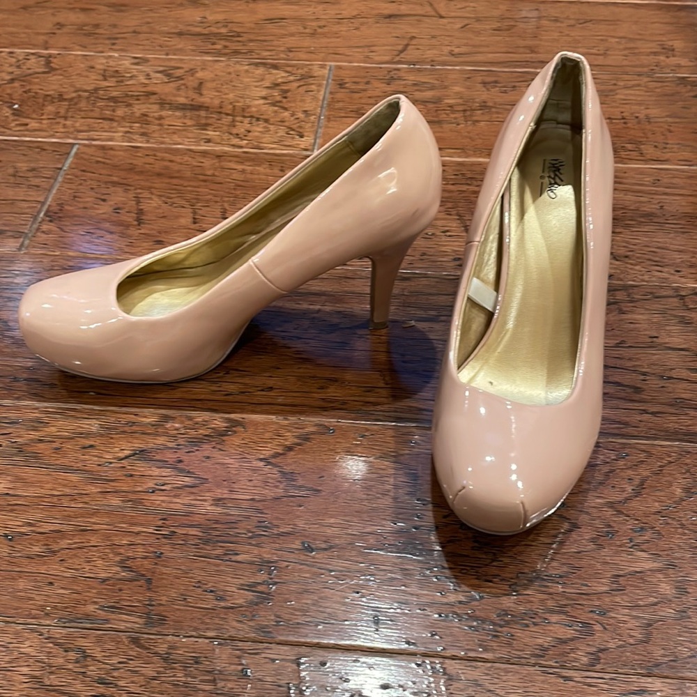 Mossimo Pink Heels size 8